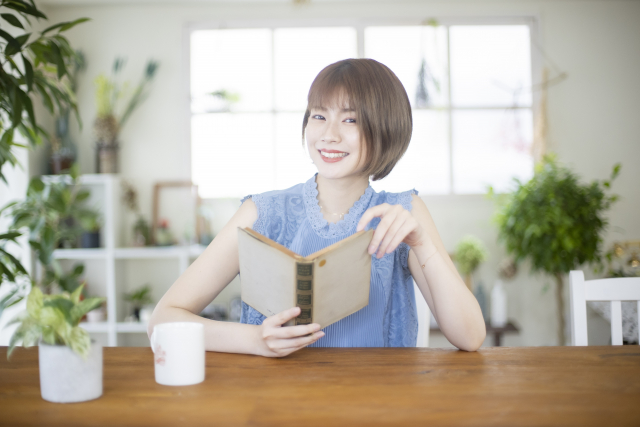 女性